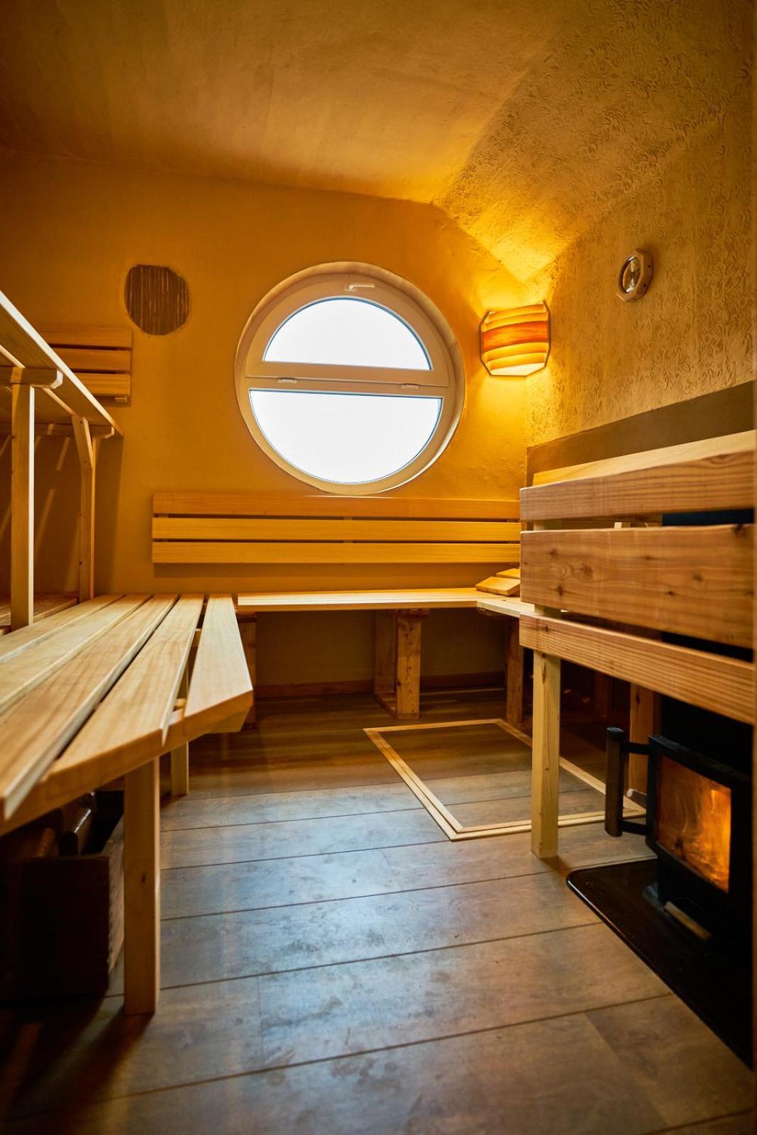 Hotel Olbernhau Mit Sauna - Kleines Landhotel Zur Ofenschenke Exterior foto