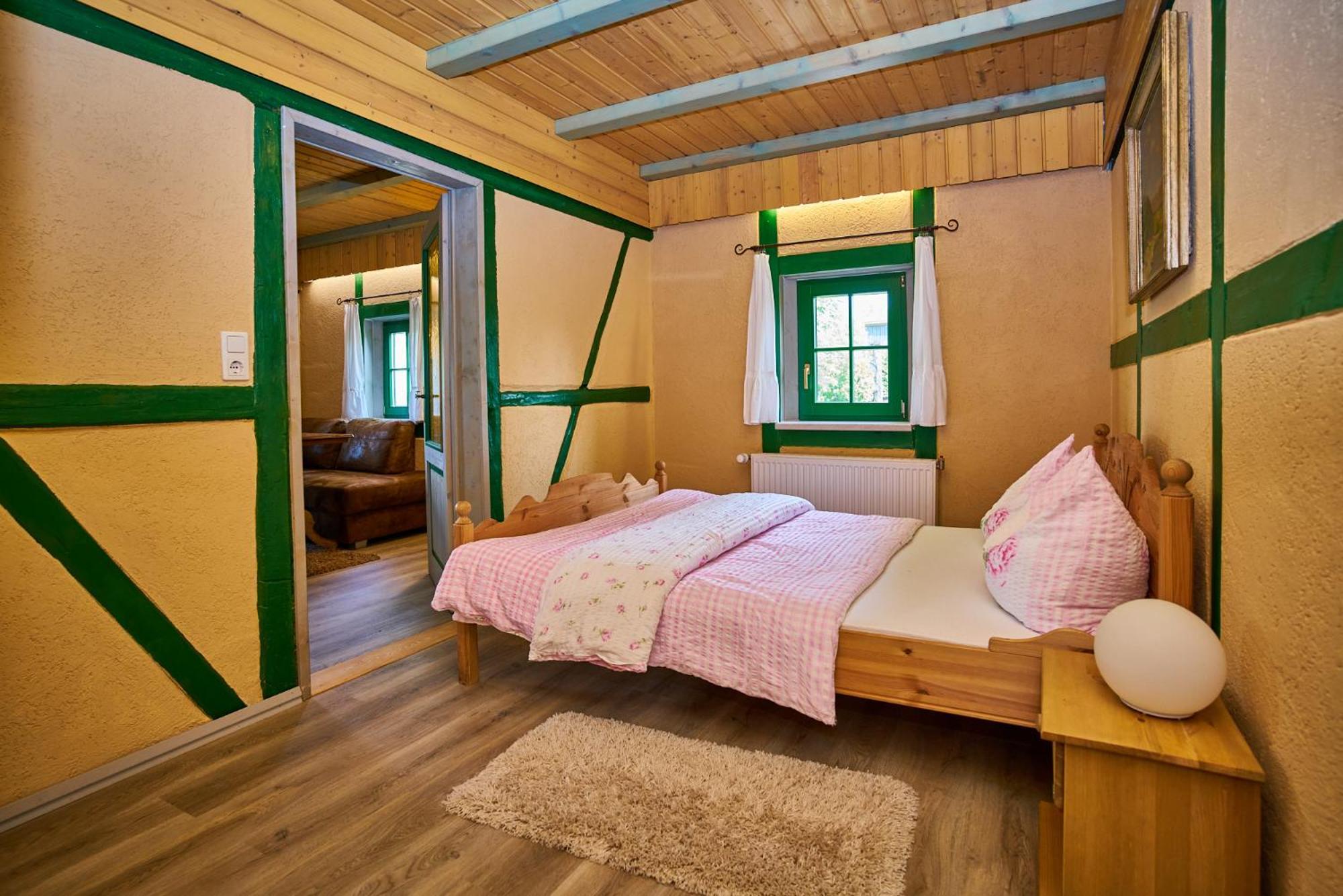 Hotel Olbernhau Mit Sauna - Kleines Landhotel Zur Ofenschenke Exterior foto